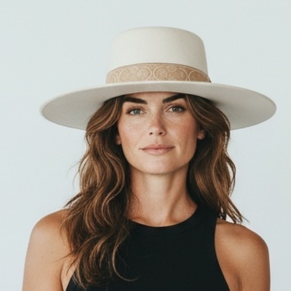 Melrose and Market Accessories - Melrose and Market Cream Flat Wide Brim Hat with Tan Band